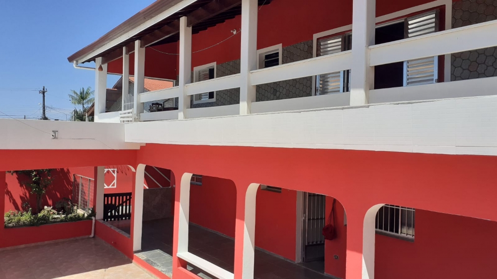 VENDO CASA COM 02 SALÕES NO PA